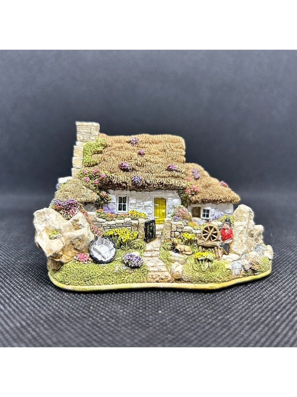 Lilliput Lane “IECHYD DA” collectible cottage